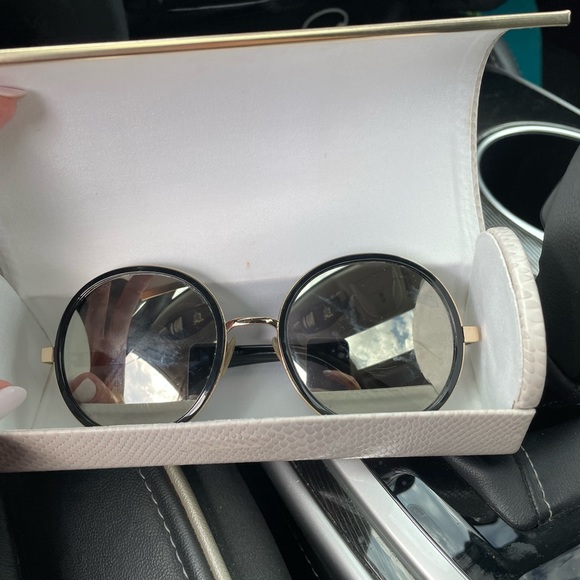 *SOLD* Jimmy choo sunglasses - Picture 3 of 7